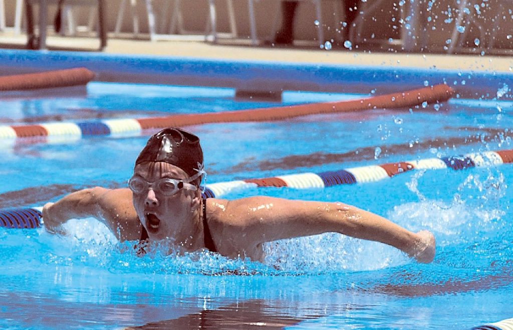 Longest Swimming Record In Sea